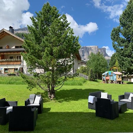 Garni La Vara Corvara In Badia Eksteriør billede