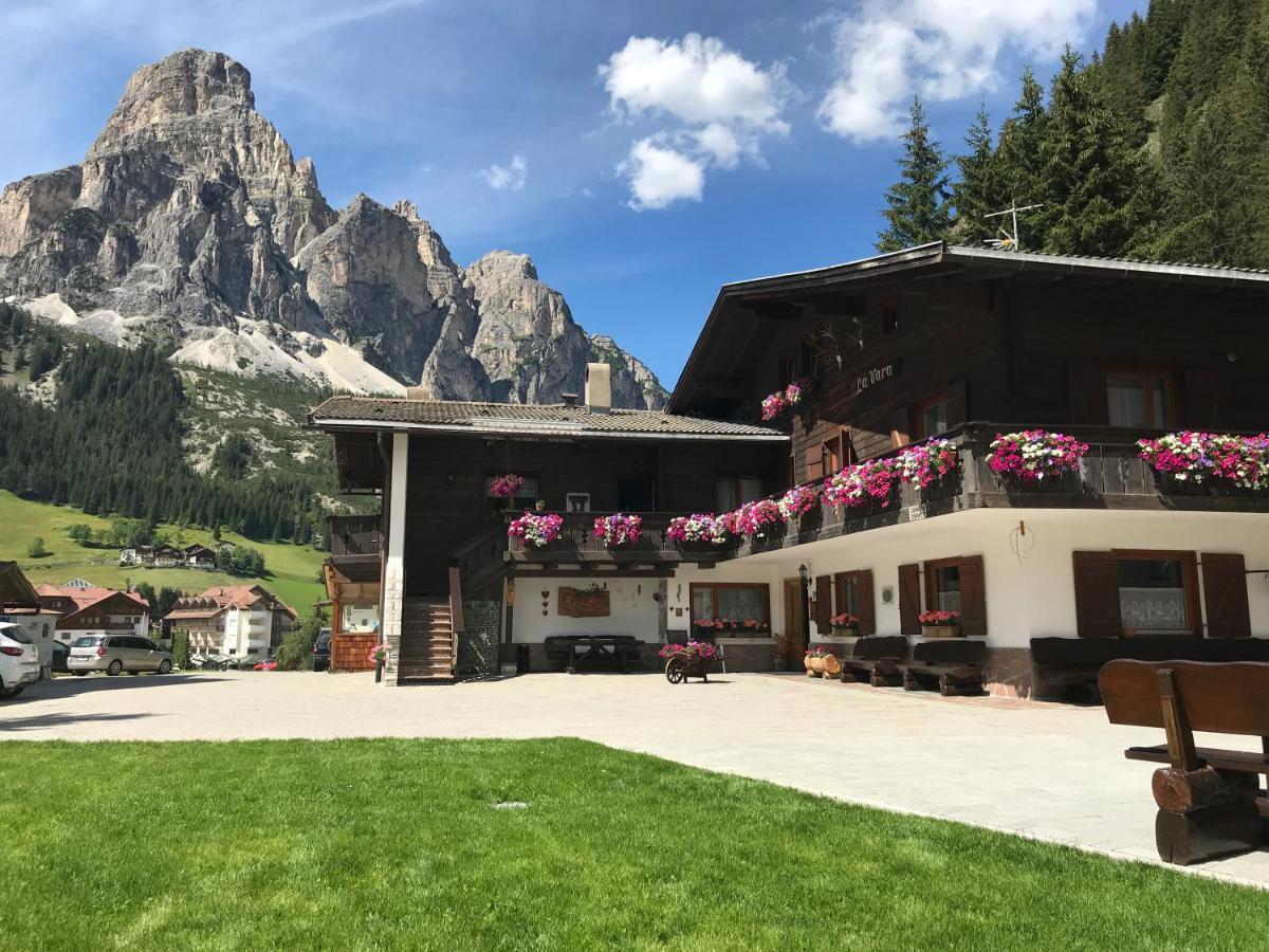 Garni La Vara Corvara In Badia Eksteriør billede