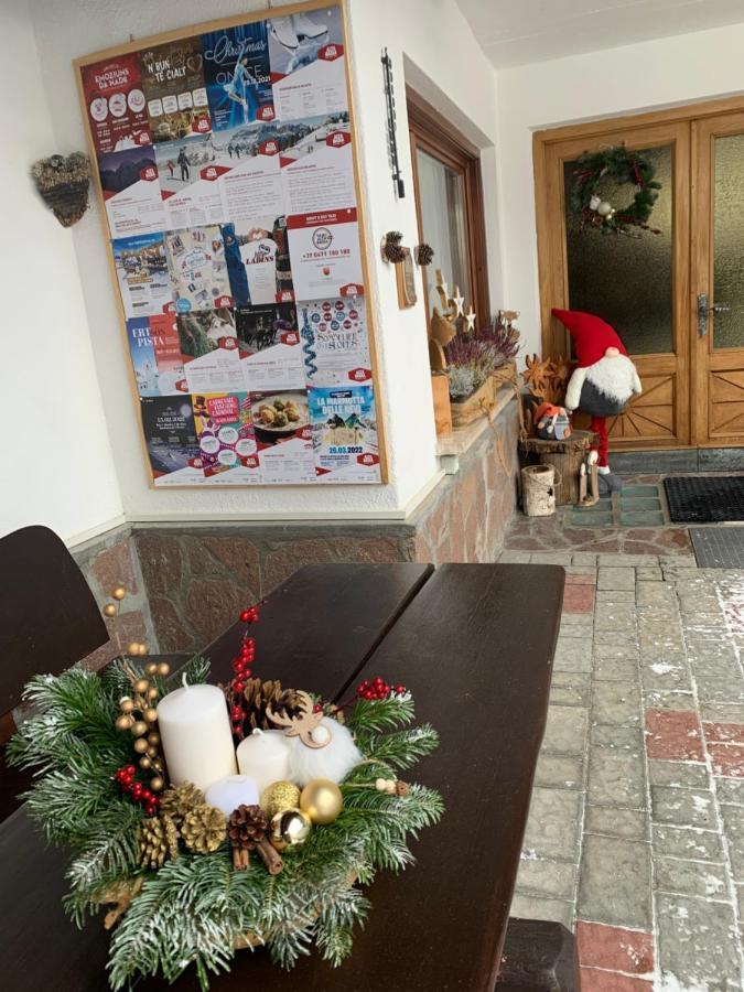 Garni La Vara Corvara In Badia Eksteriør billede