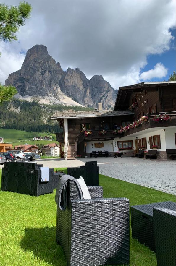 Garni La Vara Corvara In Badia Eksteriør billede