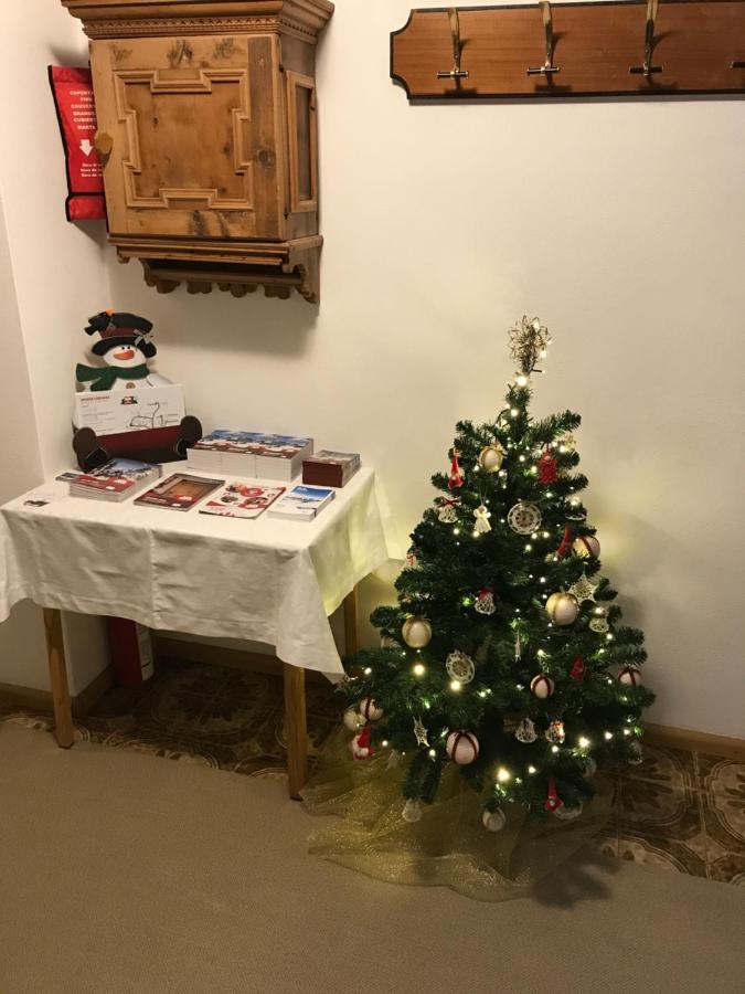 Garni La Vara Corvara In Badia Eksteriør billede